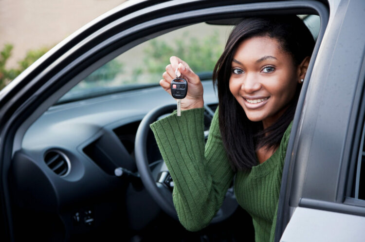 Acheter sa voiture en ligne : 6 avantages et 4 inconvénients - Oovango