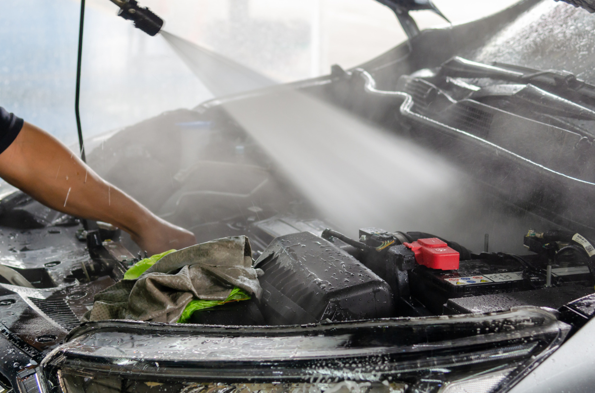 Comment bien nettoyer le moteur de votre voiture ?